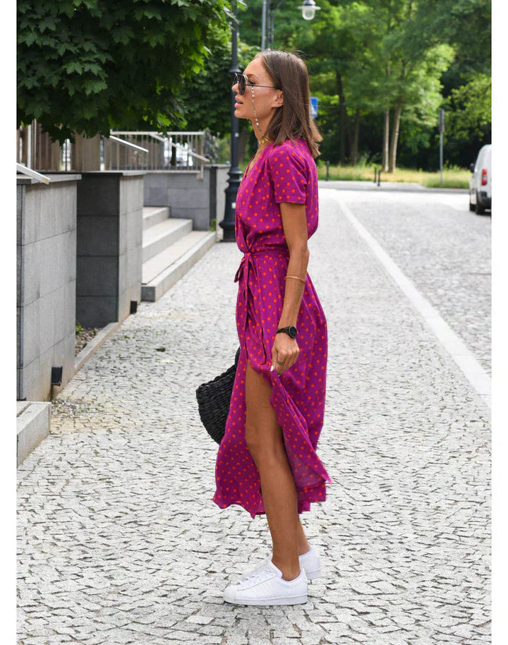 Vlasta - Elegantní šaty s výstřihem do V a tvarujícím střihem