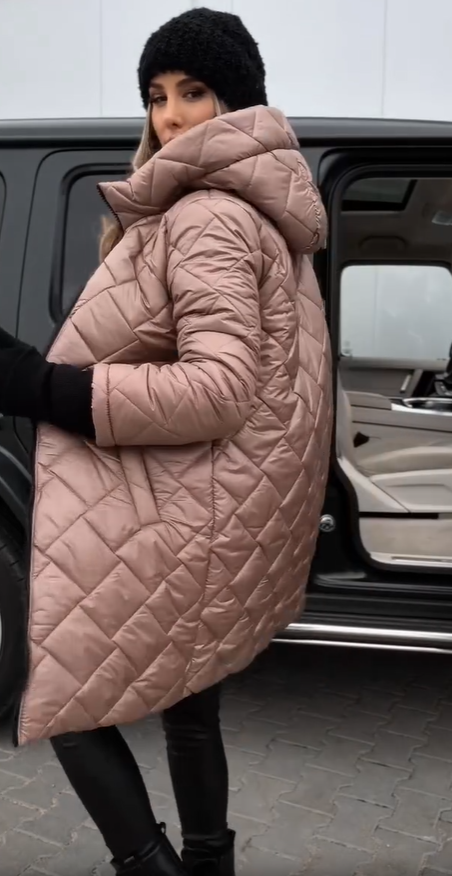 Bogna | Elegantní prošívaná péřová bunda s kapucí
